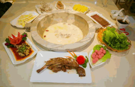 外婆蒸汽石锅鱼